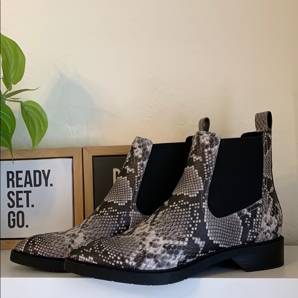 NWT Treasure & Bond Boots Size 7.5M
